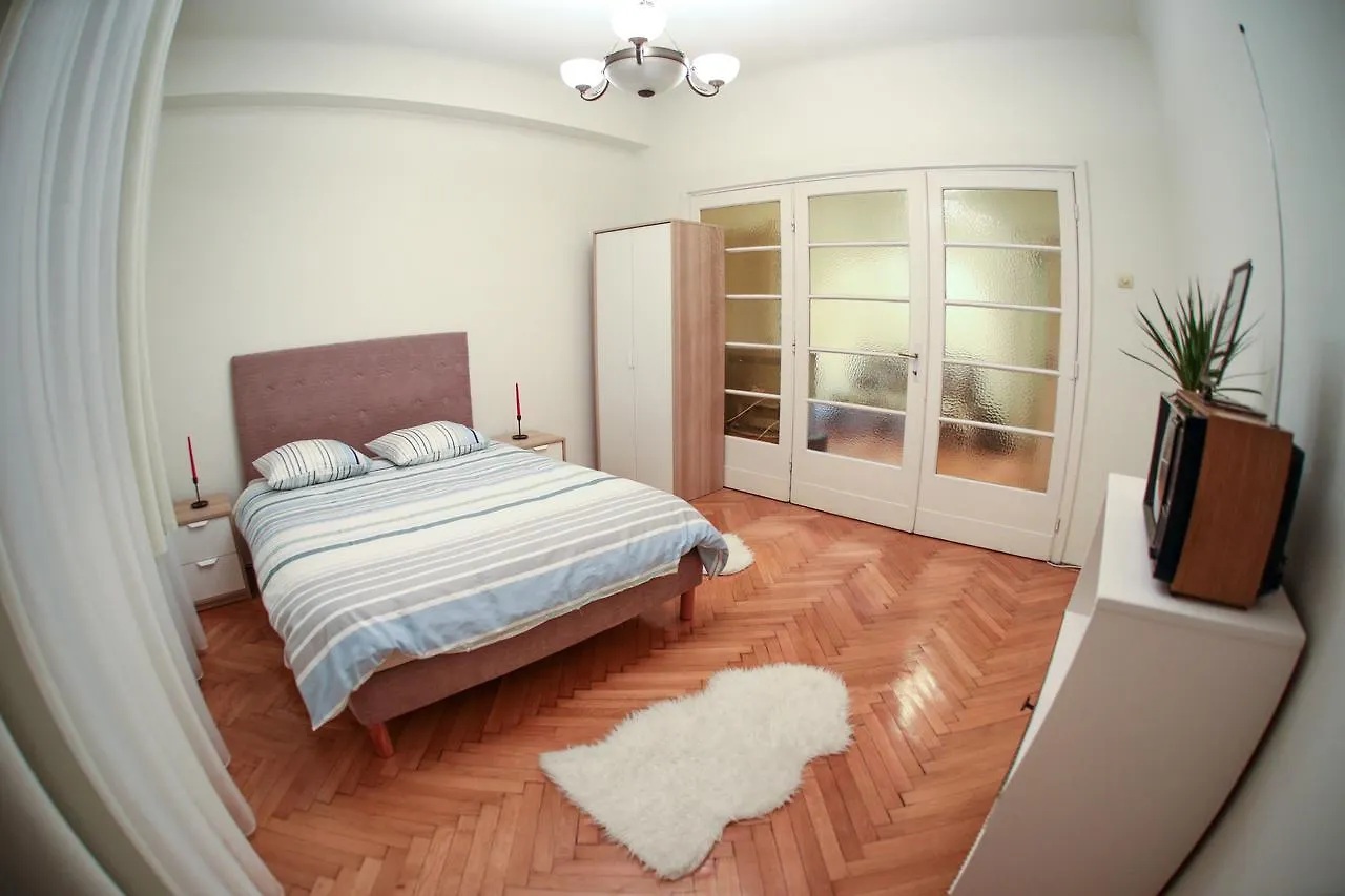 Color Apartments Franceza St Βουκουρέστι 0*,
